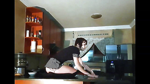 Ice cubes pussy, homemade amateur skinny slut, mature homemade strip, african striptease, dance girl african