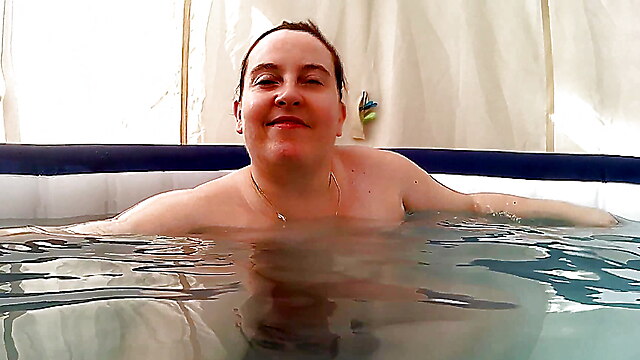 Masturbating in tub, hard core milf cream pie, hot tub milf, ts mom and girls, nipples and cream