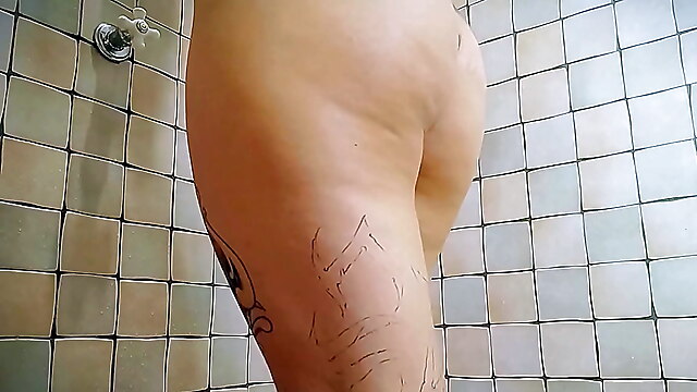 Let him watch, tattoo curly hair, she lets him watch her, girl hair shaving, giantess vore pov